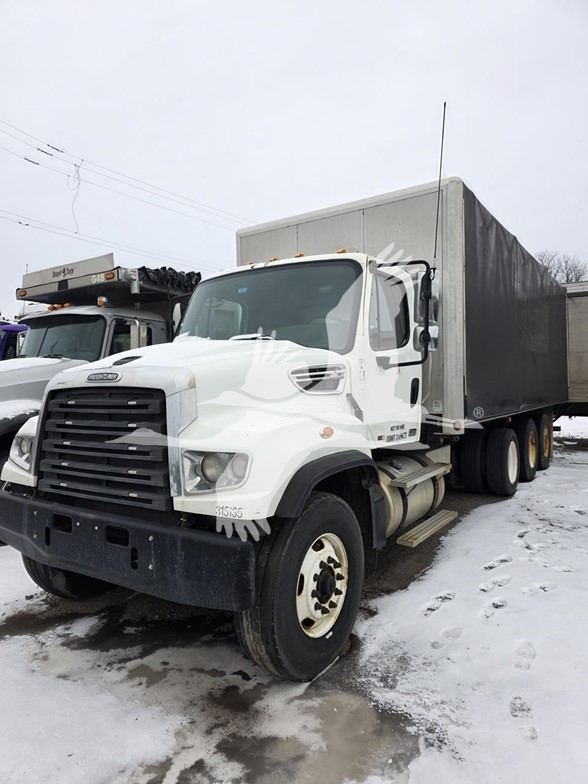 2013 FREIGHTLINER 114SD Curtain Side Truck #1482566 2013 FREIGHTLINER 114SD Curtain Side Truck #1482566