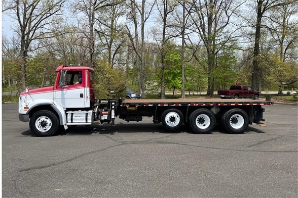 2004 FREIGHTLINER FL112 CAB CHASSIS TRUCK #1208861