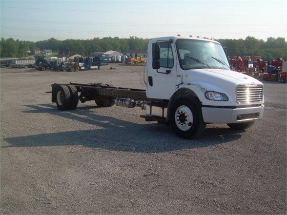 2014 FREIGHTLINER BUSINESS CLASS M2 100 CAB CHASSIS TRUCK #1081871