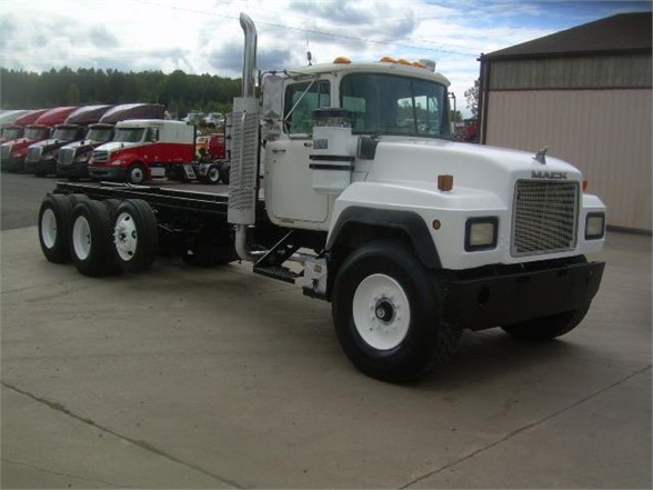 1998 MACK RD688 CAB CHASSIS TRUCK #907958