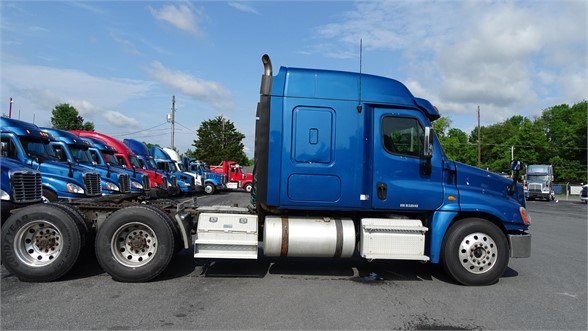 13 Freightliner Cascadia 125 Sleeper For Sale Pa