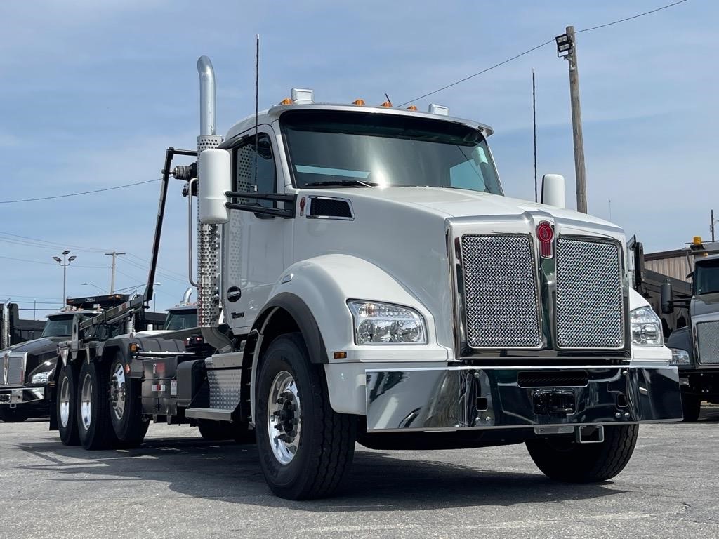 2025 KENWORTH T880 Roll-Off Garbage Truck #