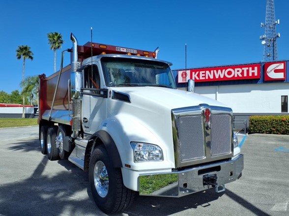 2025 KENWORTH T880 Dump Truck #