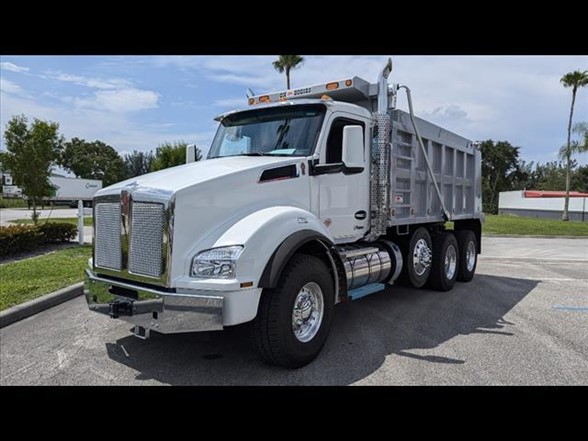 2025 KENWORTH T880 Dump Truck #